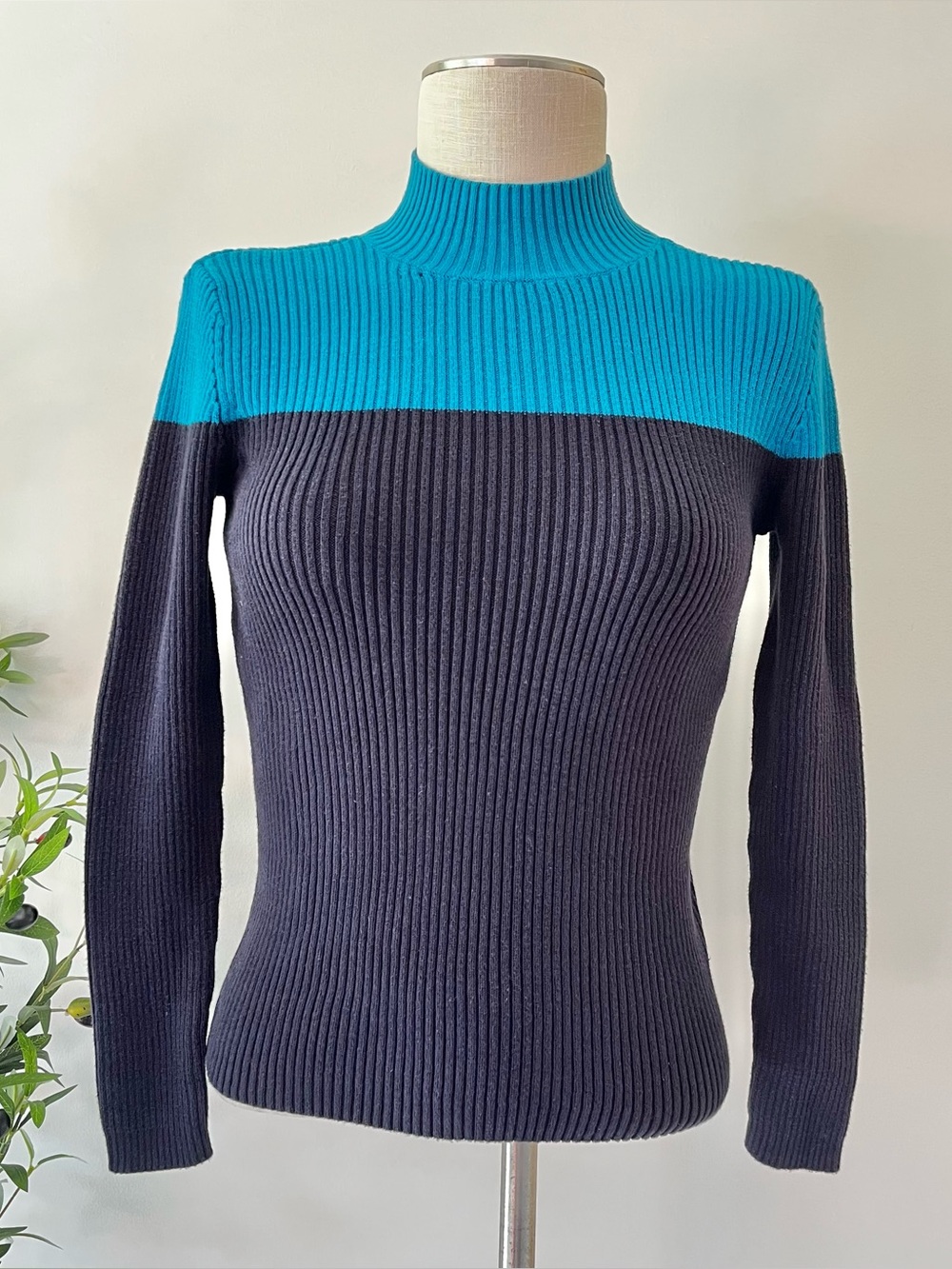 100% Cotton Ribbed Mock Neck Colorblock Sweater